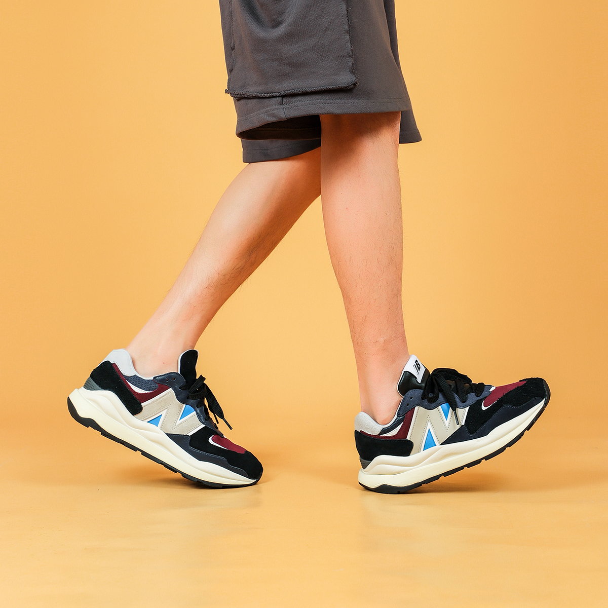 New Balance 57/40 DAHOOD Navy Maroon купить в интернет-магазине Yoocart с быстрой доставкой по России.