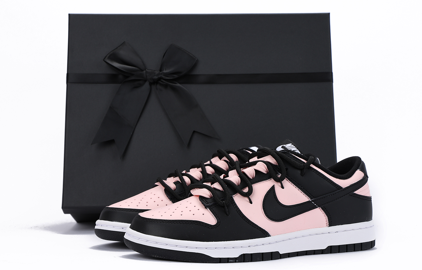 Nike Dunk Chestnut Coverage Slip Resistant And Abrasion Resistant Low top Skateboard Shoes GS Black Pink