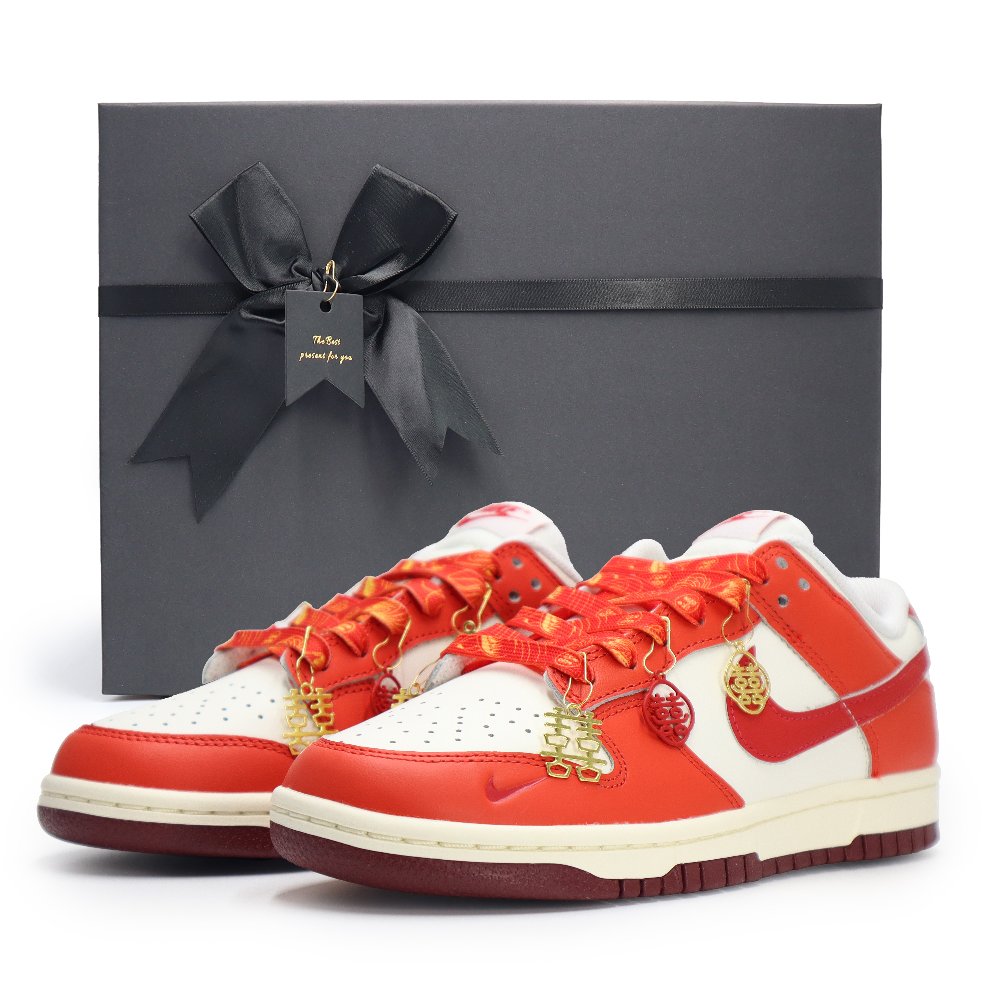 Nike Dunk Anti-Slip Wear-Resistant Low-Top Skateboard Shoes Women's Red White