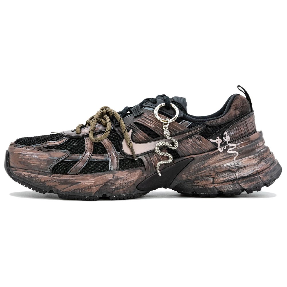 Nike V2K Run Cushioning, Wear Resistant Low Top Running Shoes Unisex Black Brown
