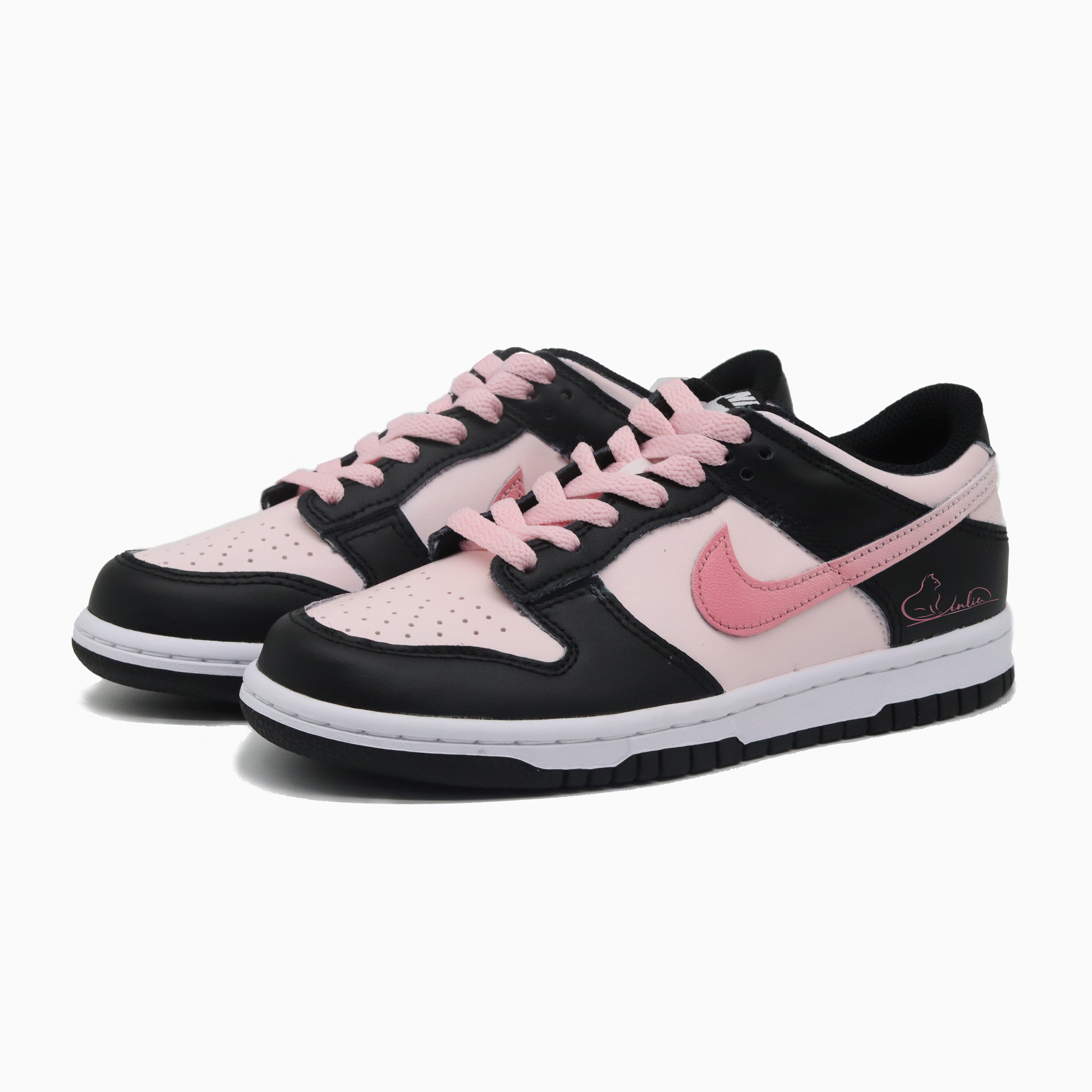 Nike Dunk Black And Pink Cat Abrasion Resistant Low top Skateboard Shoes Women's Gradient Pink купить в интернет-магазине Yoocart с быстрой доставкой по России.