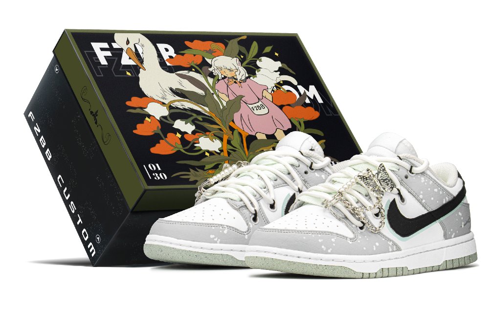Nike Dunk Low Top Skateboard Shoes Women's Gray Green