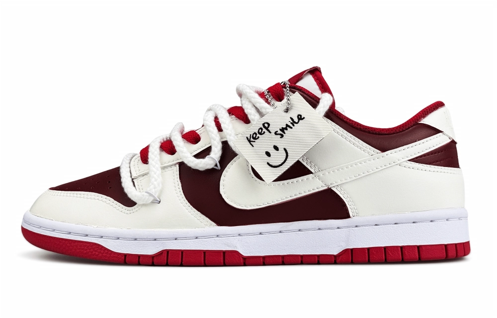 Nike Dunk Abrasion Resistant Low top Skateboard Shoes Unisex White Red