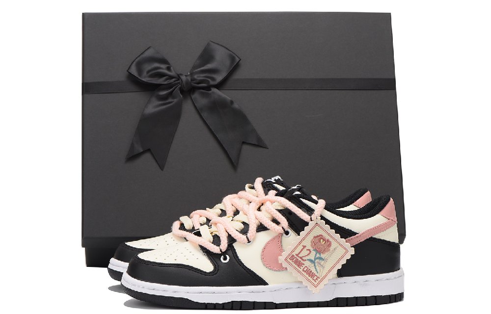Nike Dunk Coverage Wear-Resistant Lightweight Breathable Low-Top Skateboard Shoes GS Black Pink