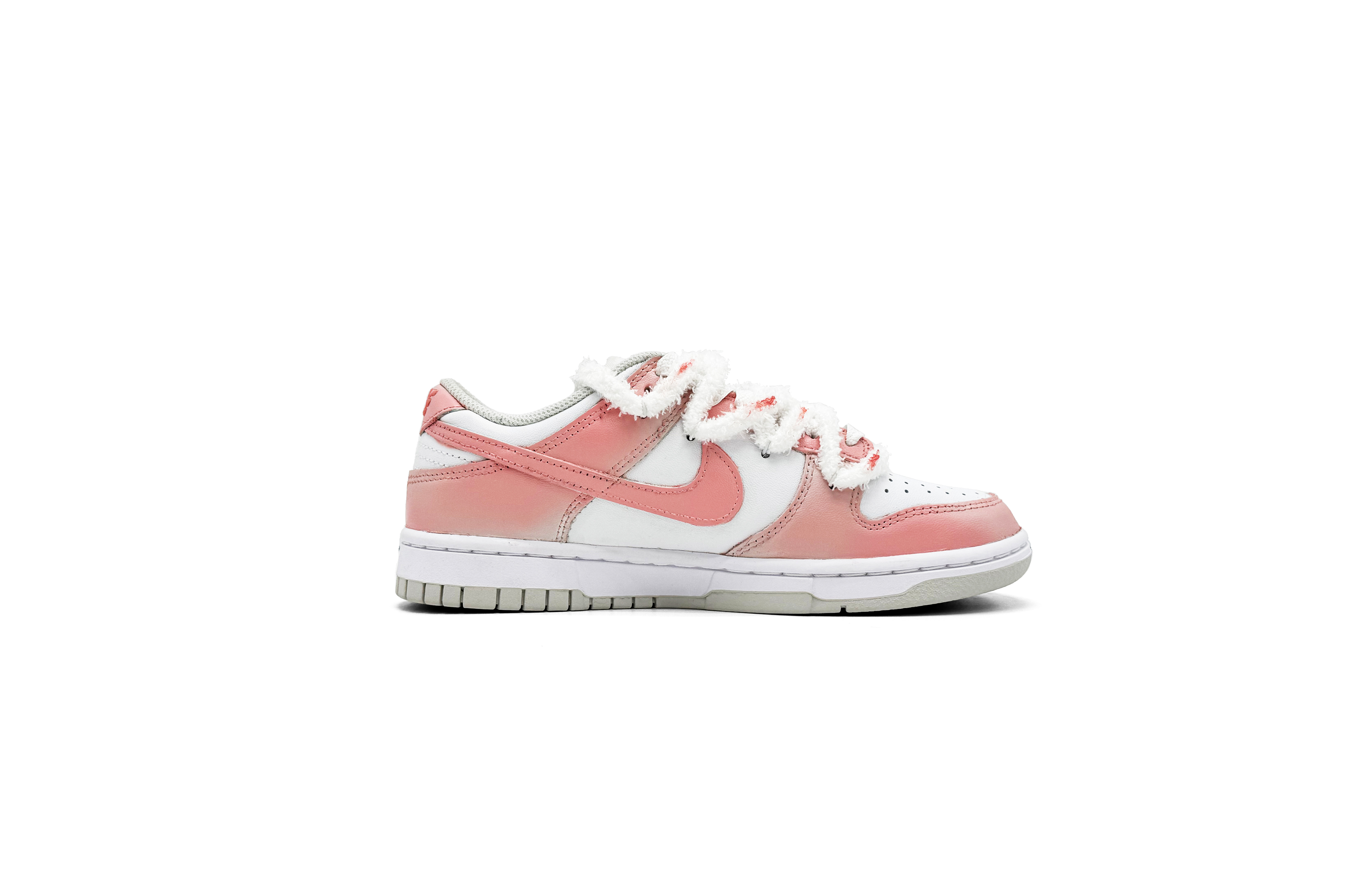 Nike Dunk Anti-Slip Wear-Resistant Low-Top Skateboard Shoes Women's Pink White купить в интернет-магазине Yoocart с быстрой доставкой по России.
