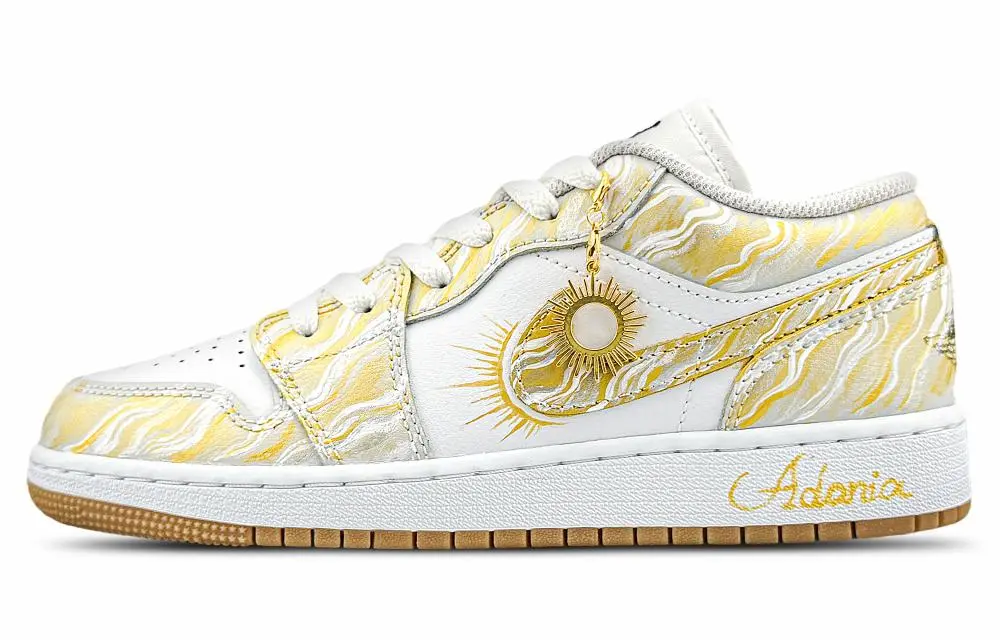 Jordan Air Jordan 1 Abrasion Resistant Low top Vintage Basketball Shoes Unisex Gold