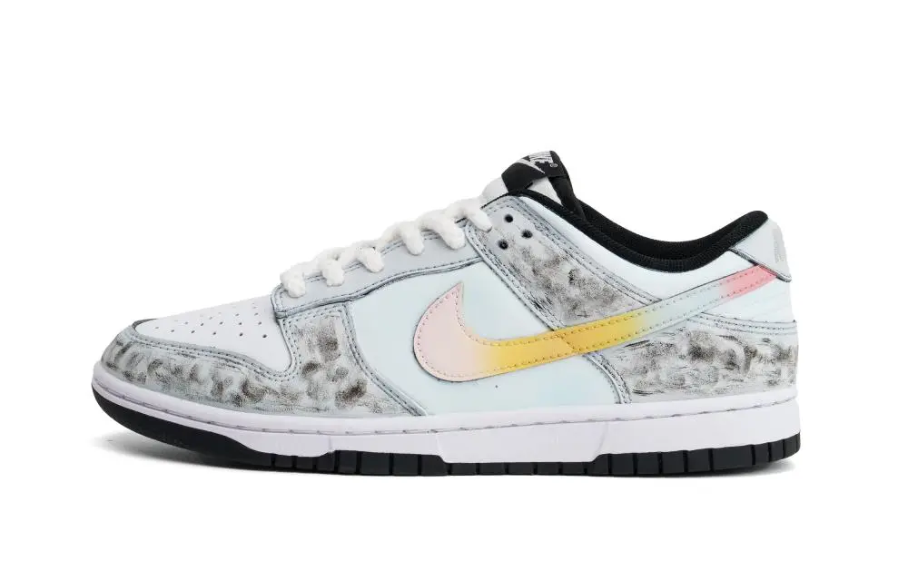 Nike Dunk Cushioning Impact Resistance Low top Skateboard Shoes Women's Black White