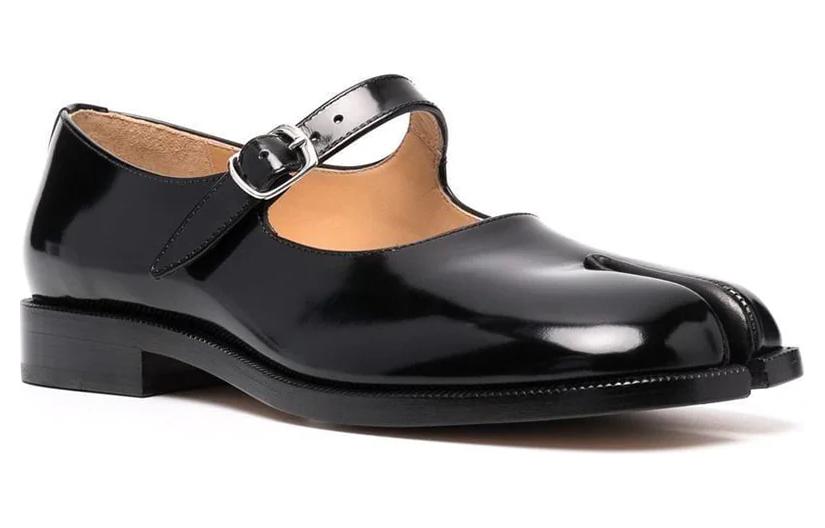 Maison Margiela Tabi Mary Jane Black купить в интернет-магазине Yoocart с быстрой доставкой по России.