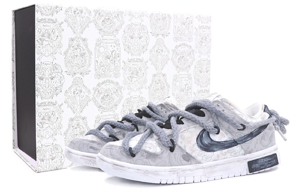 Nike Dunk Skateboard Shoes Women's Low-Top Gray Black