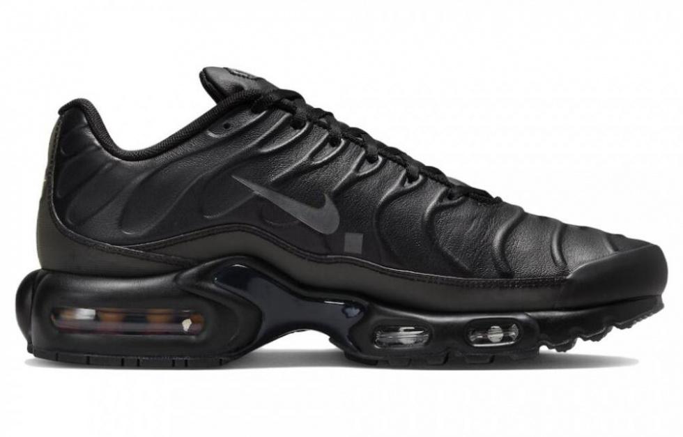 Nike Air Max Plus A COLD WALL Black купить в интернет-магазине Yoocart с быстрой доставкой по России.