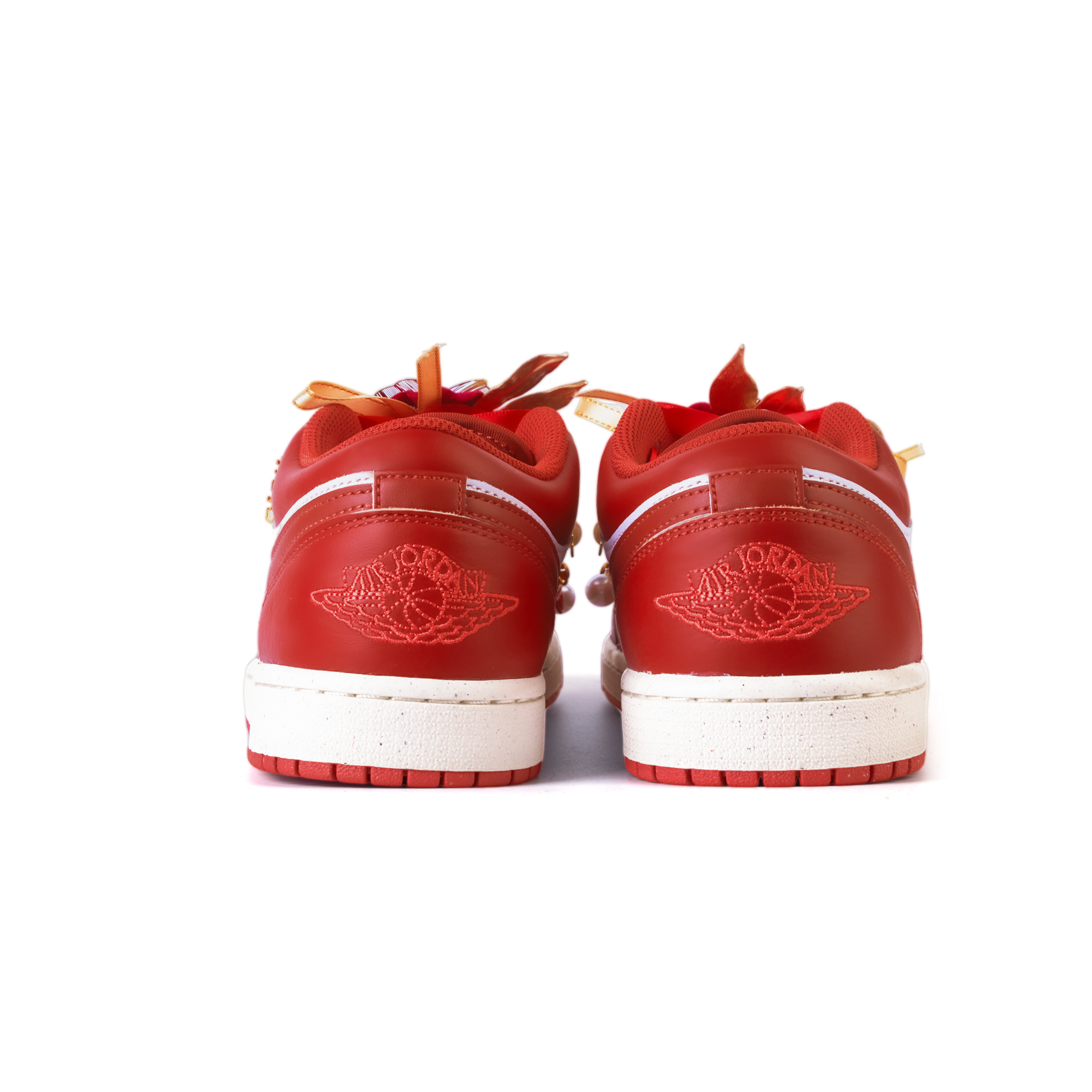 Jordan Air Jordan 1 Mutual Love Slip Resistant Low Top Vintage Basketball Shoes Men's Sand Dune Red купить в интернет-магазине Yoocart с быстрой доставкой по России.