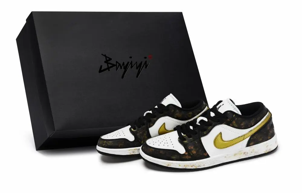 Jordan Air Jordan 1 Vintage Basketball Shoes Unisex Low top Black/White/Gold
