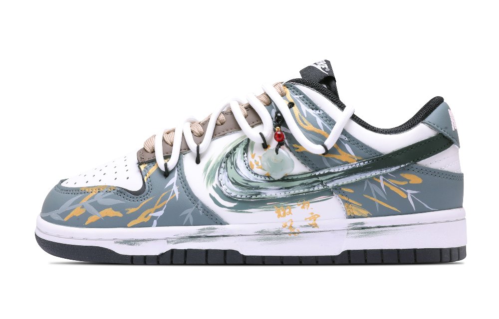Nike Dunk Quantum Space Cat, Willow Abrasion Resistant Low Top Skateboard Shoes Unisex White Gray