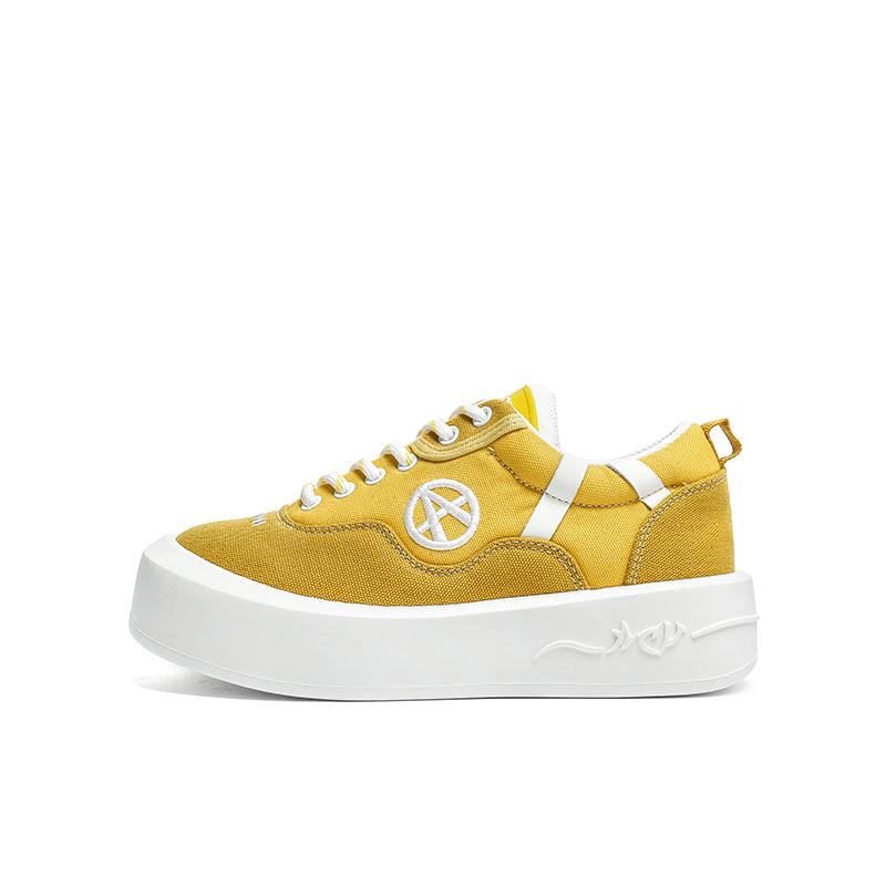 Acupuncture Slip-Resistant Low-Top Skateboard Shoes Unisex Light Banana Yellow Box