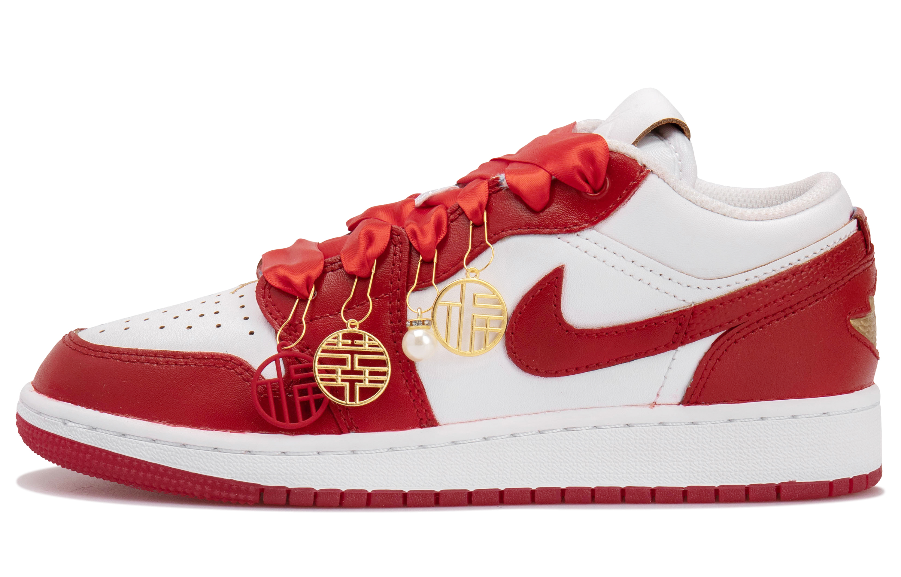 Jordan Air Jordan 1 Low Top Vintage Basketball Shoes Women's White Red купить в интернет-магазине Yoocart с быстрой доставкой по России.