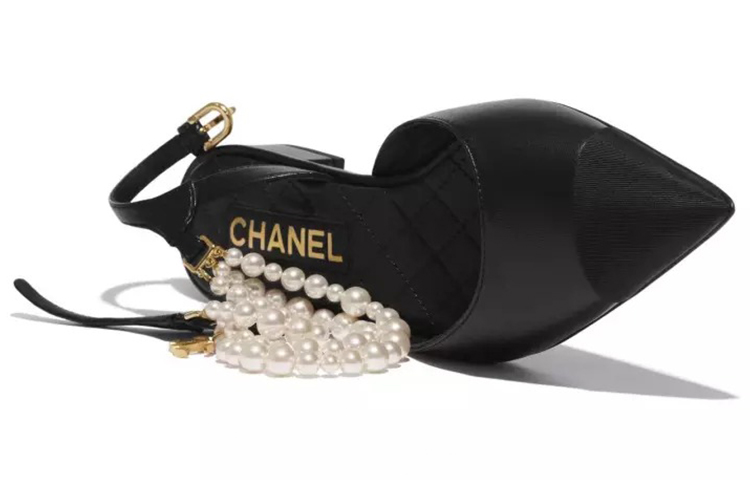 CHANEL Flat Shoes Women's Black купить в интернет-магазине Yoocart с быстрой доставкой по России.