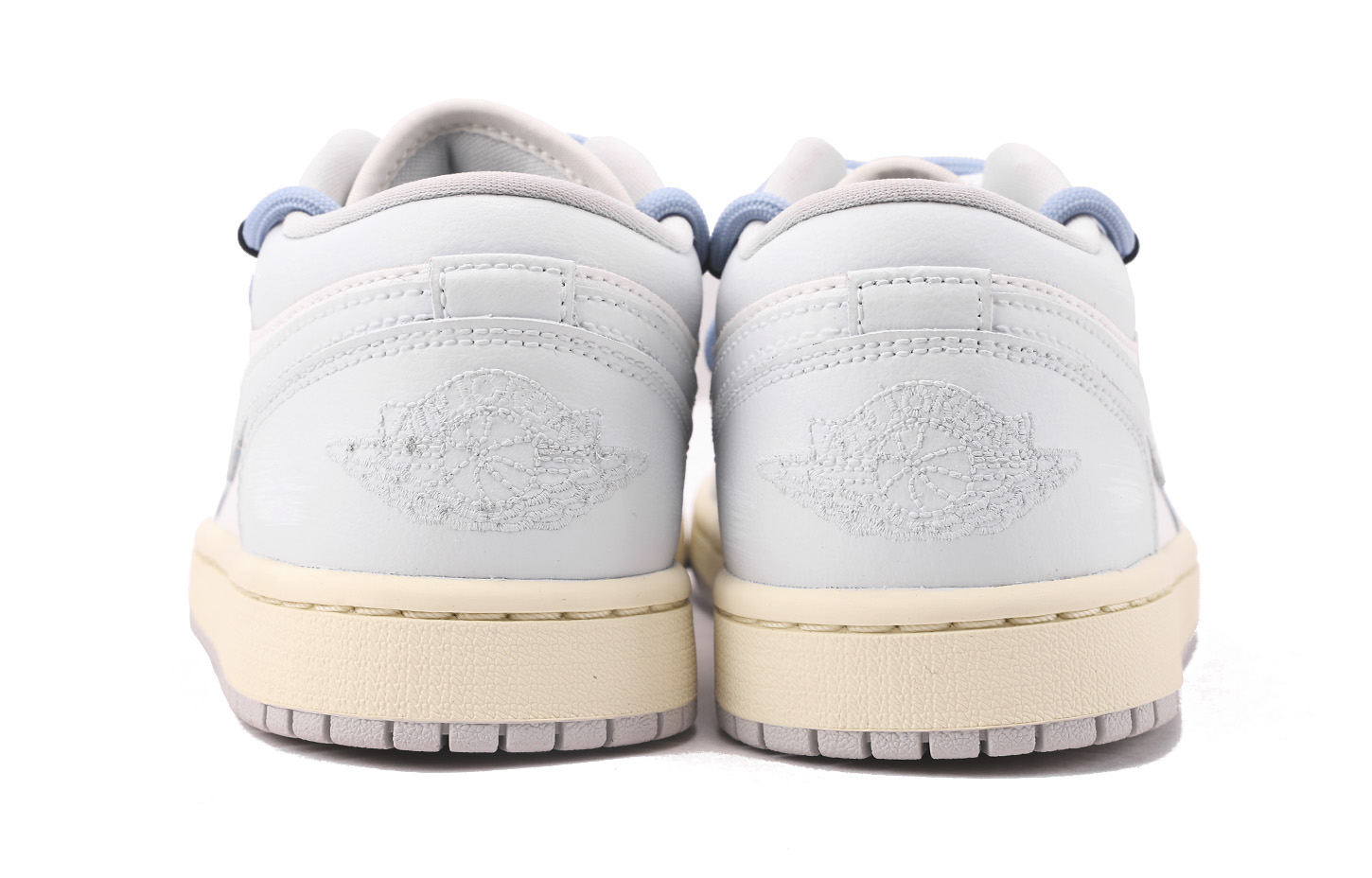 Jordan Air Jordan 1 Anti-Slip And Wear-Resistant Coverage Low-Top Vintage Basketball Shoes Women's Gray White купить в интернет-магазине Yoocart с быстрой доставкой по России.