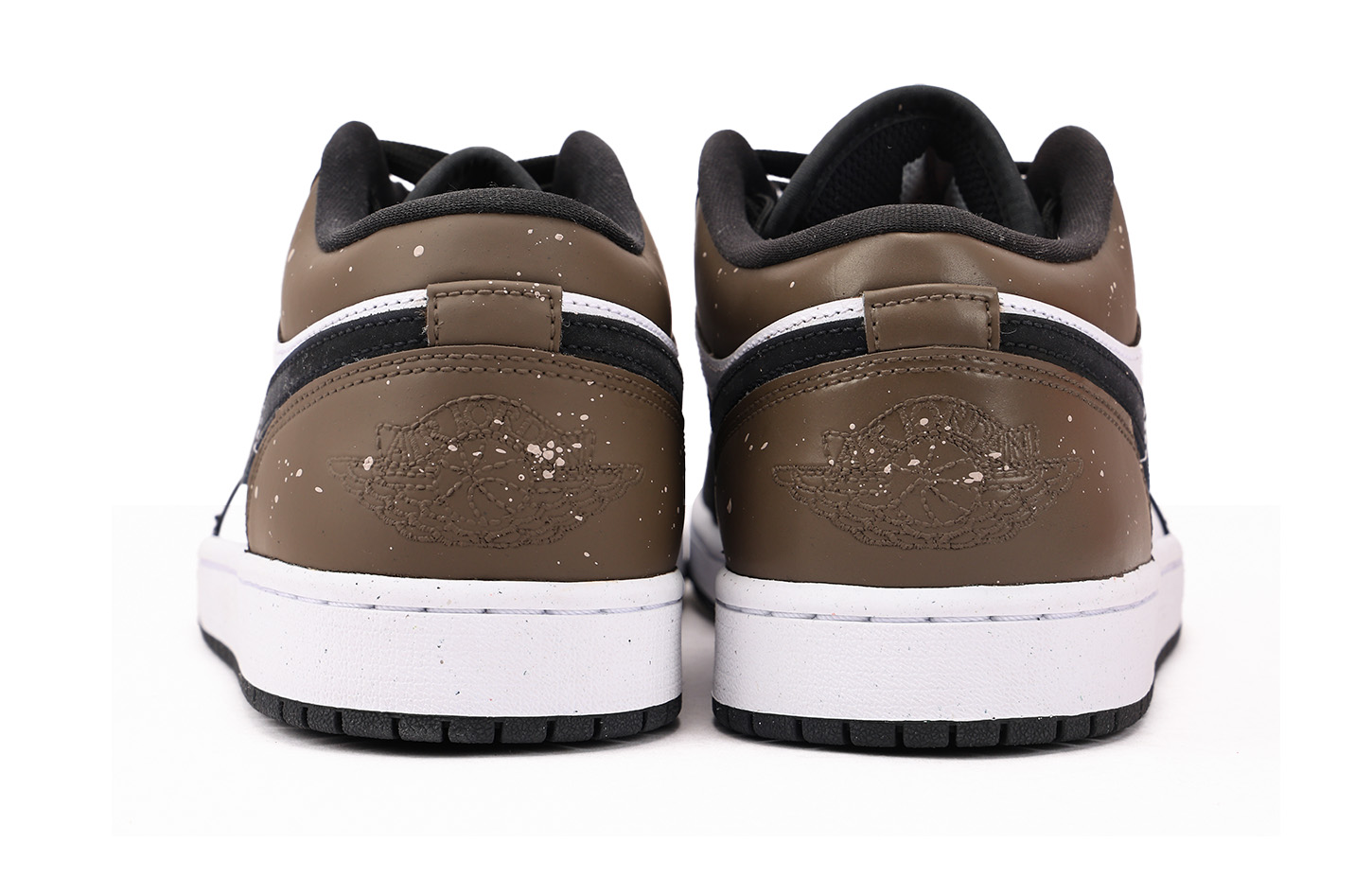 Jordan Air Jordan 1 Anti Slip Wear Resistant Low Top Vintage Basketball Shoes Unisex Black Brown купить в интернет-магазине Yoocart с быстрой доставкой по России.