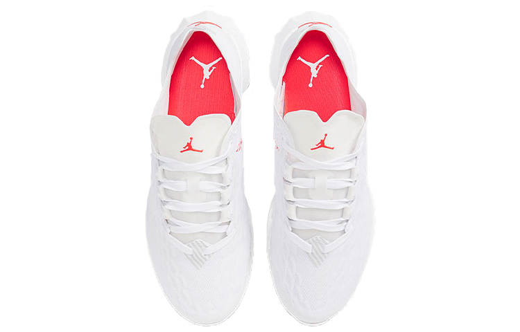 Jordan Zoom Trunner Ultimate White Flash Crimson купить в интернет-магазине Yoocart с быстрой доставкой по России.