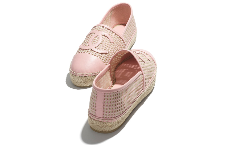 CHANEL Espadrilles Women's Light Pink купить в интернет-магазине Yoocart с быстрой доставкой по России.
