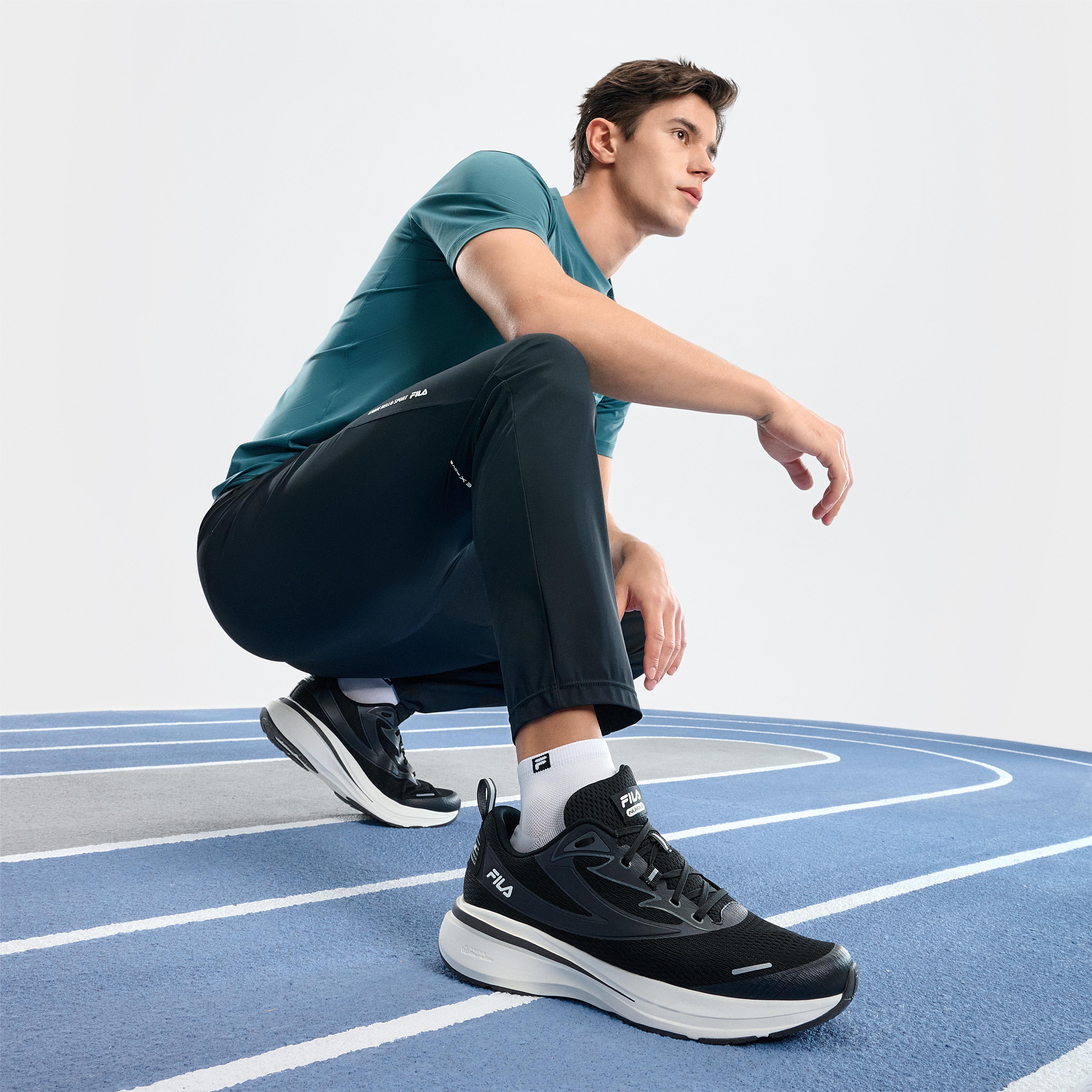 FILA NUVOLE Low top Casual Trail Running, Long Distance Running, City Commute Running Shoes Men's Galloping Horse Black купить в интернет-магазине Yoocart с быстрой доставкой по России.