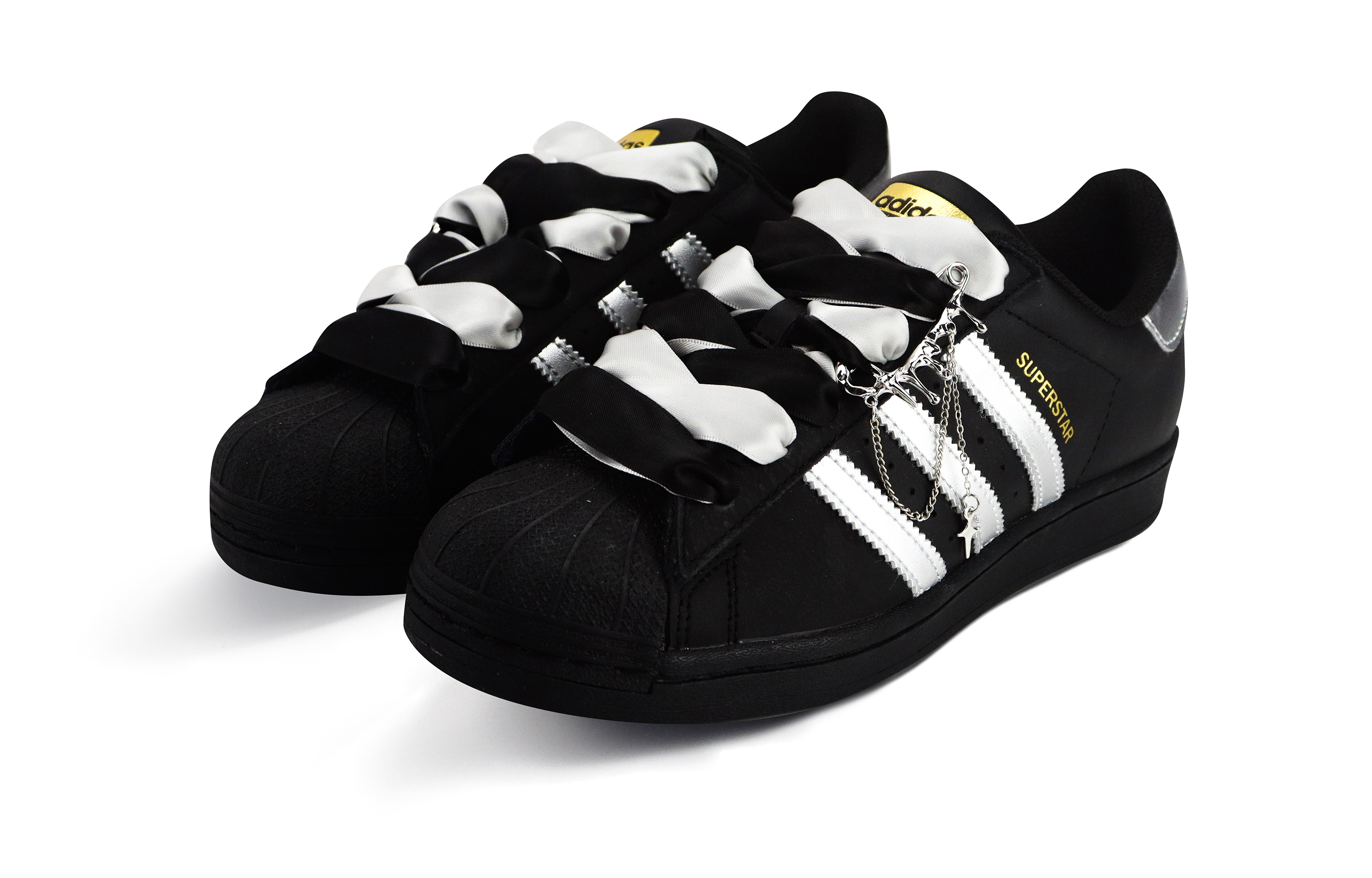 Adidas Originals SUPERSTAR Anti-Slip And Wear-Resistant Lightweight Low-Top Skateboard Shoes Unisex Black Silver купить в интернет-магазине Yoocart с быстрой доставкой по России.