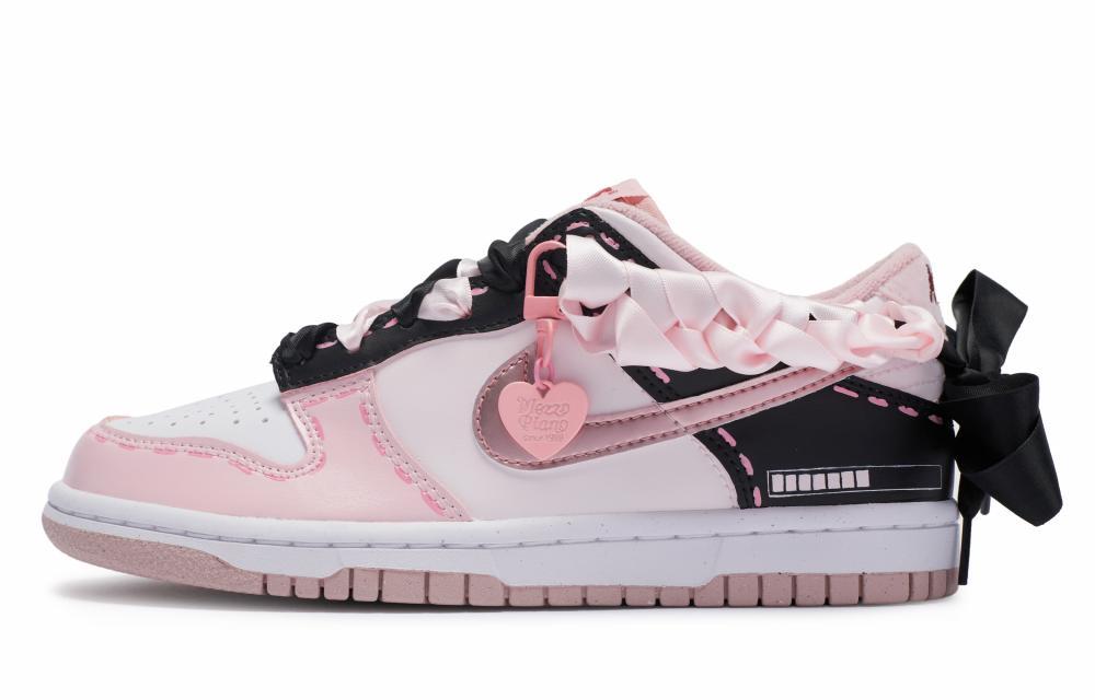 Nike Dunk 811 Manufacturing, Crimson Heart Notes Low Top Skateboard Shoes Women's Pink Black купить в интернет-магазине Yoocart с быстрой доставкой по России.