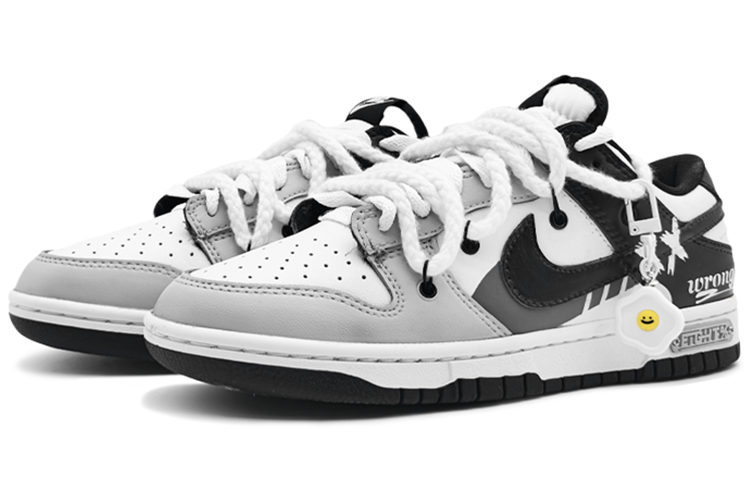 Nike Dunk Low 'Black' Panda Low-Top Skateboard Shoes GS Silver Gray купить в интернет-магазине Yoocart с быстрой доставкой по России.