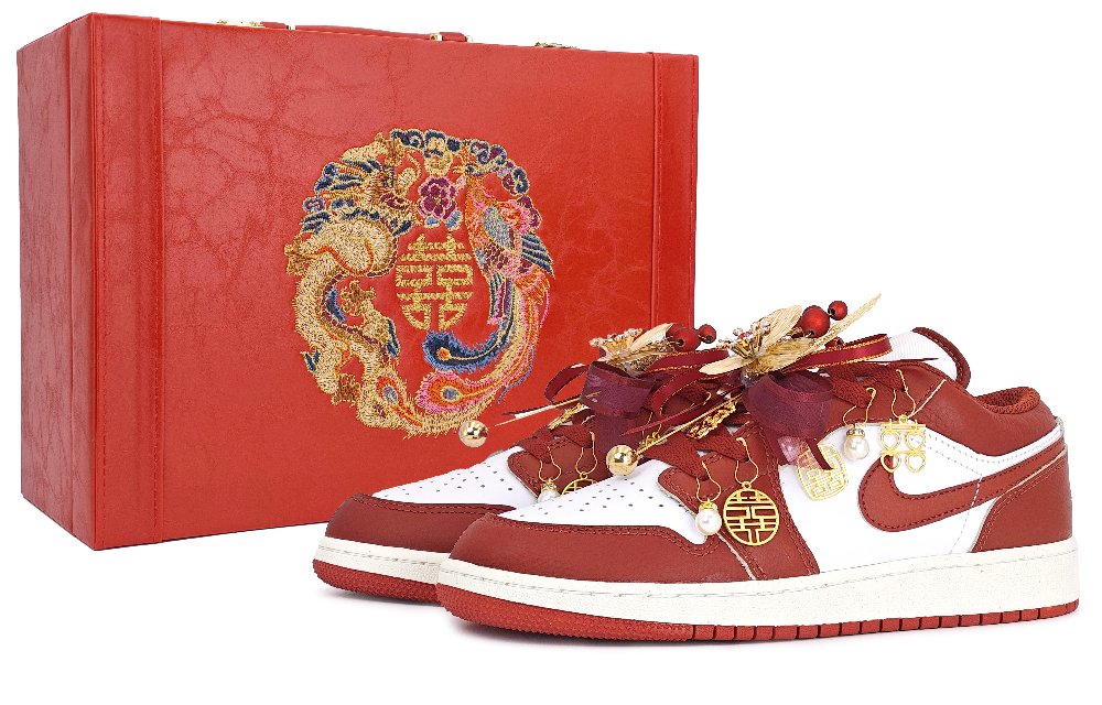 Jordan Air Jordan 1 Wedding Shoes Low top Vintage Basketball Shoes Women's Red