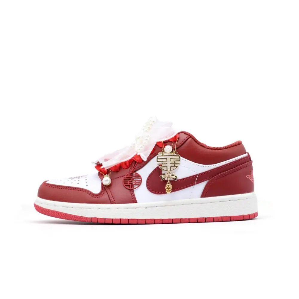 Jordan Air Jordan 1 Red Beauty Crow Shoes 88 Abrasion Resistant Low top Skateboard Shoes Women's Red White