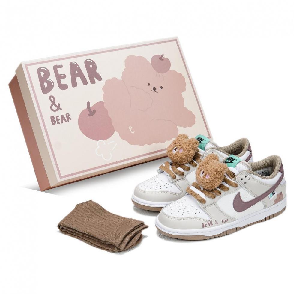 Nike Dunk Low Girlish Collection, Smelly Bear Low Top Skateboard Shoes GS White Coffee Color