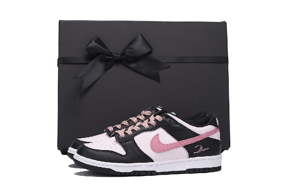 Nike Dunk Coverage Slip Resistant And Abrasion Resistant Low Top Skateboard Shoes Women's Pink