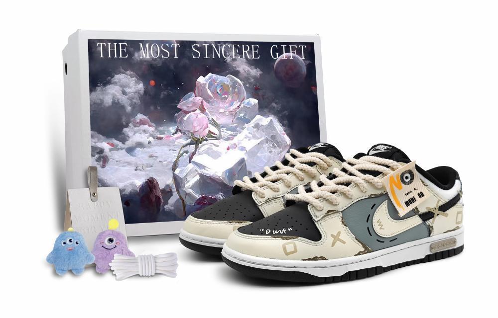 Nike Dunk Low-Top Skateboard Shoes Women's Beige Black