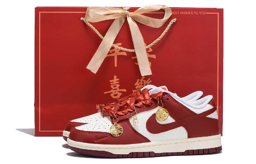 Nike Dunk Anti-Slip Wear-Resistant Low-Top Skateboard Shoes Women's Red White