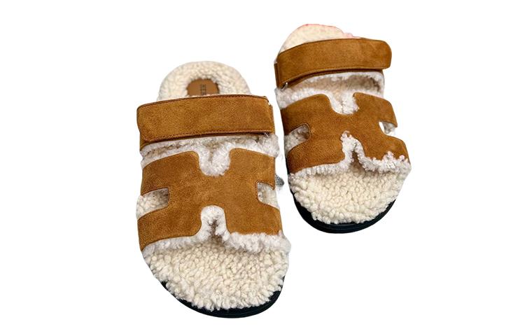 HERMES Chypre Slip Resistant Slide Slippers Women's Brown купить в интернет-магазине Yoocart с быстрой доставкой по России.