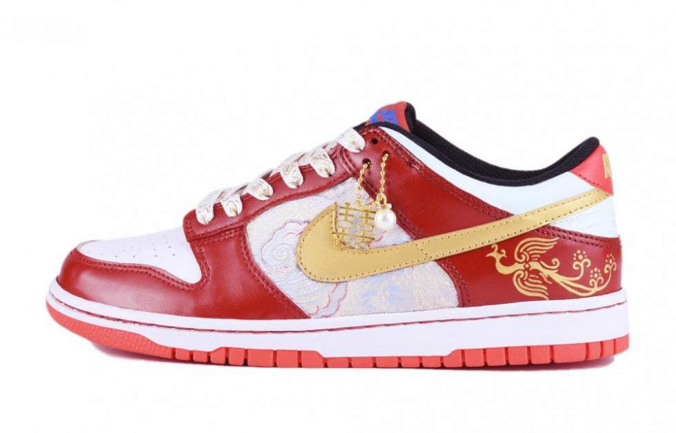 Nike Dunk Low-Top Skateboard Shoes Women's Red Gold