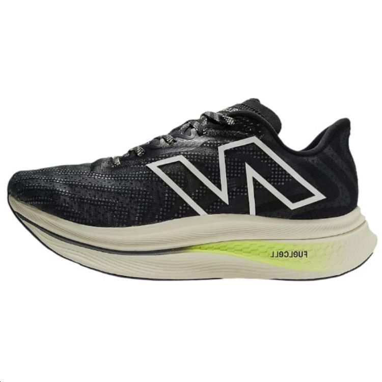 New Balance Women's FuelCell SuperComp Trainer V2 'Black Thirty Watt' Women's купить в интернет-магазине Yoocart с быстрой доставкой по России.