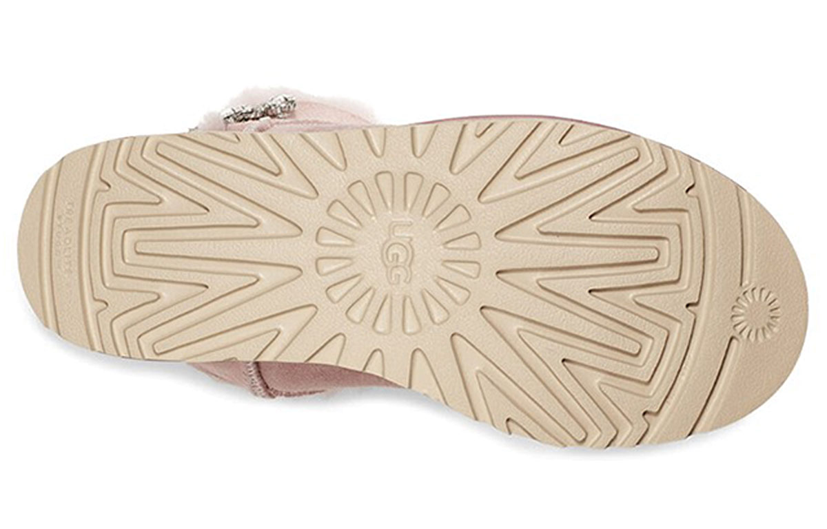 UGG Karlie Brooch 'Pale Pink' Women's купить в интернет-магазине Yoocart с быстрой доставкой по России.
