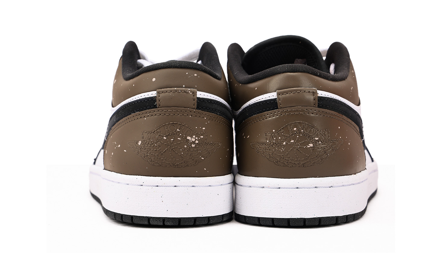 Jordan Air Jordan 1 Anti Slip Wear Resistant Low Top Vintage Basketball Shoes Unisex Black Brown купить в интернет-магазине Yoocart с быстрой доставкой по России.