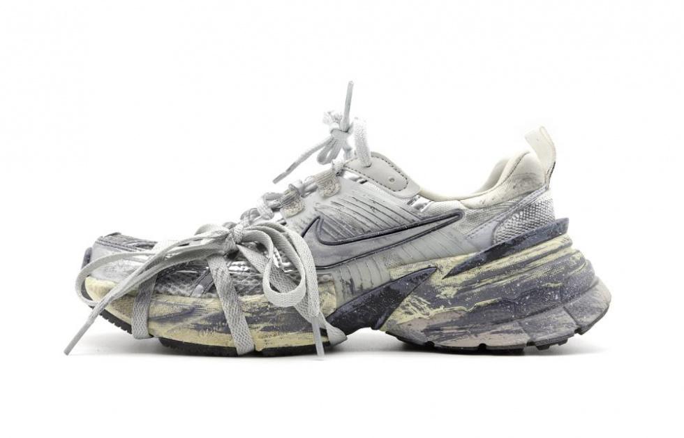 Nike V2K Run Anti-Slip Wear-Resistant Low-Top Casual Running Shoes Men's Gray White