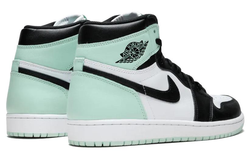 Jordan 1 Retro High Igloo купить в интернет-магазине Yoocart с быстрой доставкой по России.