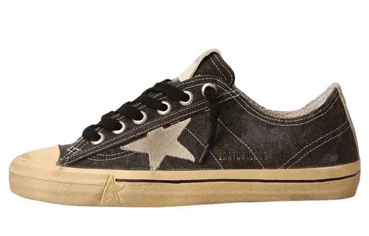 Golden Goose V Star Low Top Stylish Skateboarding Shoes Men's Black