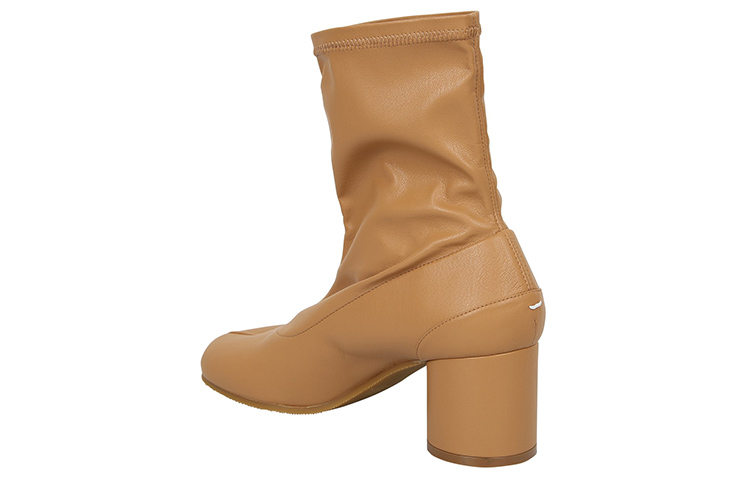 Maison Margiela Tabi Ankle Boots Women's Brown купить в интернет-магазине Yoocart с быстрой доставкой по России.