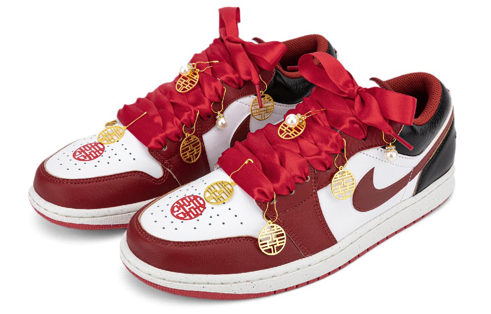 Jordan Air Jordan 1 Low top Vintage Basketball Shoes Women's Black Red