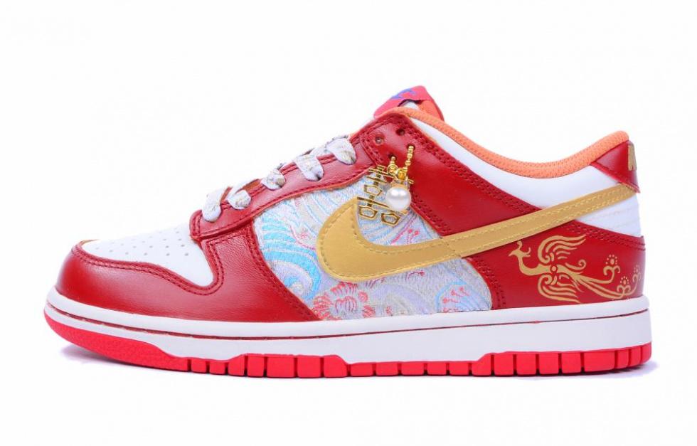 Nike Dunk Low-Top Skateboard Shoes Women's Gold Red