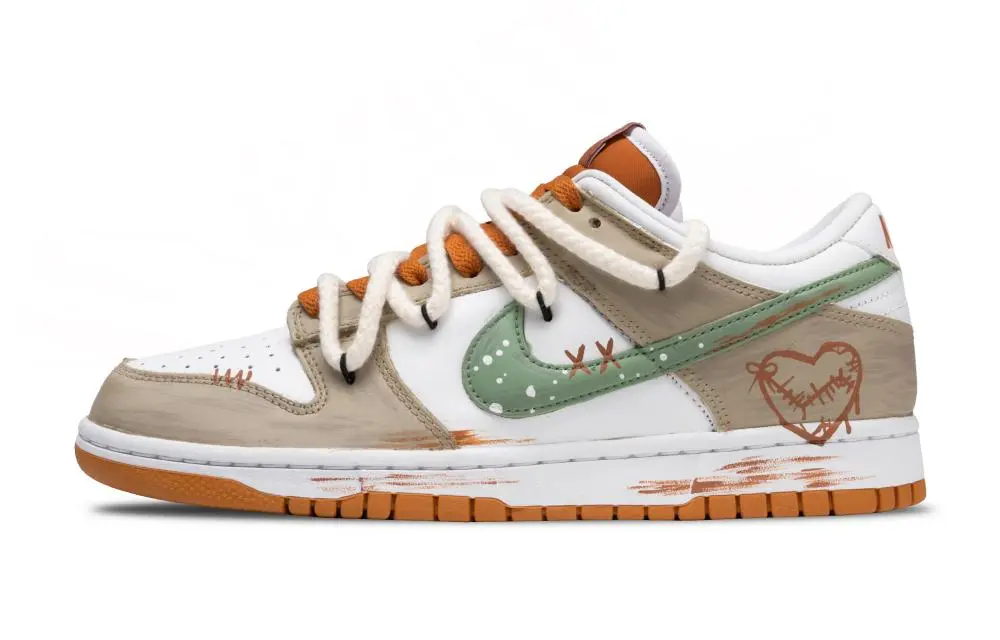 Nike Dunk Love Trace Abrasion Resistant Low top Skateboard Shoes Unisex Light Brown