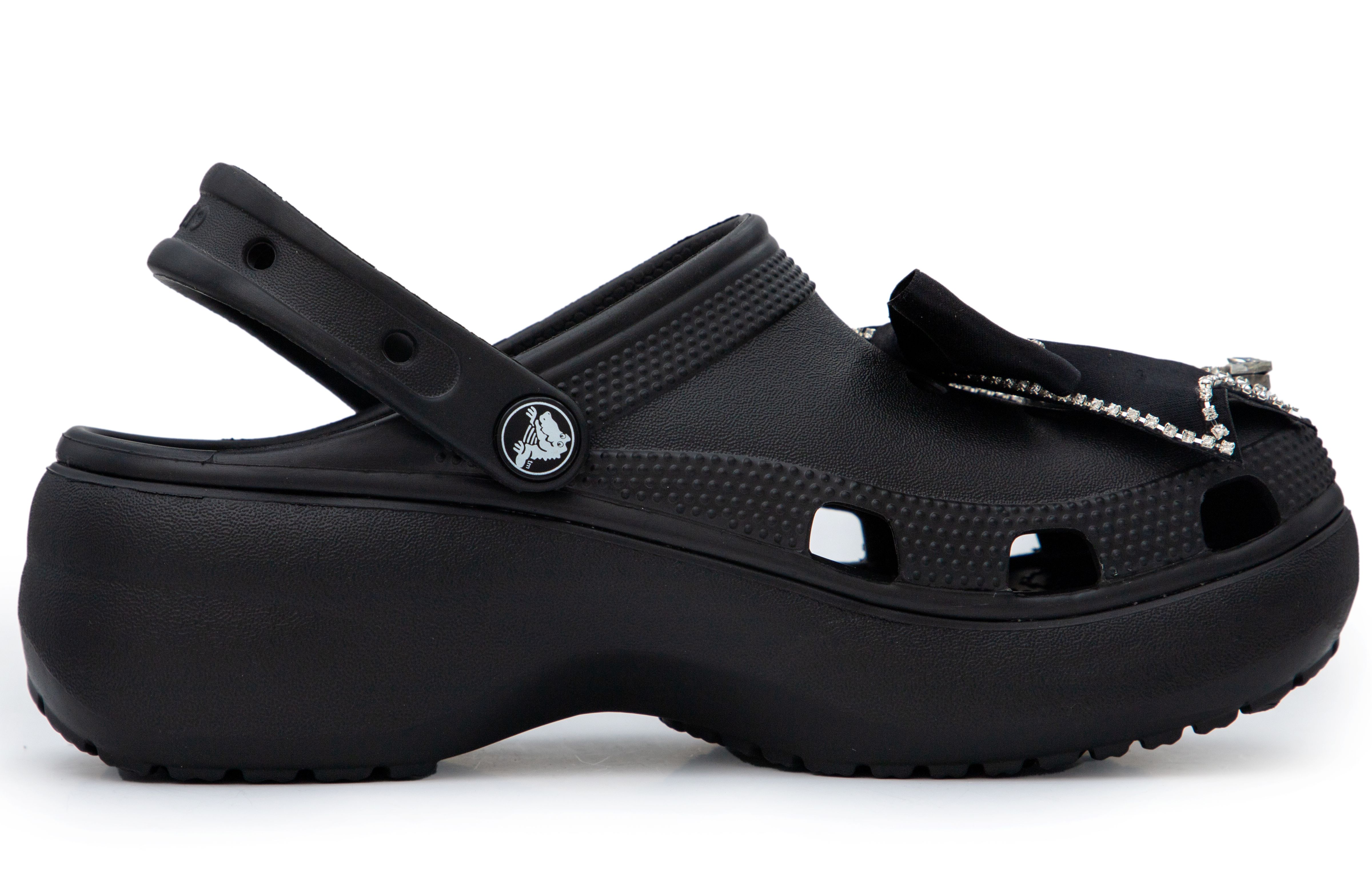 Crocs Classic Clog Black Butterfly Allure Clogs Women's Black купить в интернет-магазине Yoocart с быстрой доставкой по России.