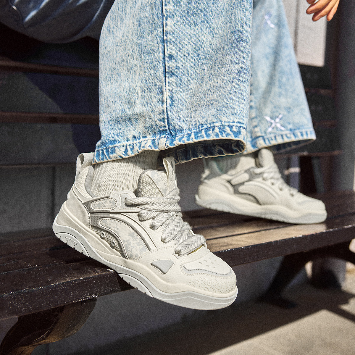 LiNing Jingcheng 2.0 V2 Slip Resistant Cushioning Wear Resistant Height Increasing Low Top Skateboard Shoes Men's Ecru купить в интернет-магазине Yoocart с быстрой доставкой по России.