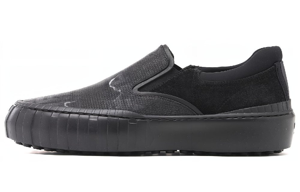 FENDI Low Top Stylish Skateboarding Shoes Men's Black