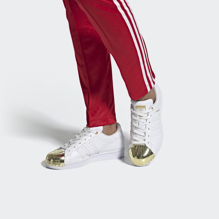 Adidas Originals Superstar Metal Toe 'White Gold' Women's купить в интернет-магазине Yoocart с быстрой доставкой по России.